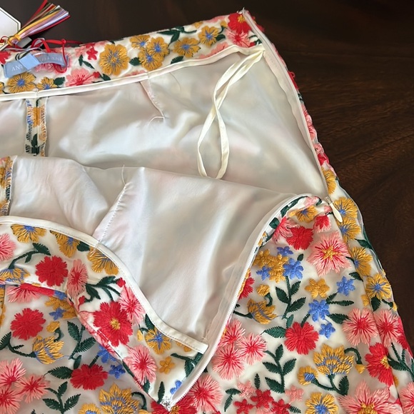 Antonio Melani The Nat Note Nellya Embroidered Floral Mesh Cropped Wide Leg Pant - Picture 8 of 12